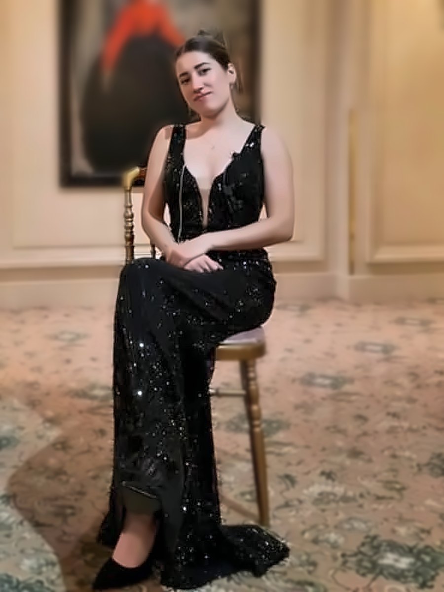 Juliette Carlon in gala attire